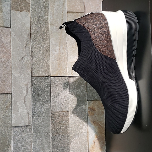 MICHAEL Michael Kors Mabel Knit Slip-On Trainers - Picture 4 of 5